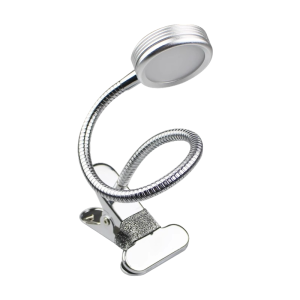 Flexibele LED-lamp met klem, ideaal voor bureauverlichting en leescomfort. Energiezuinig design in chroomafwerking.