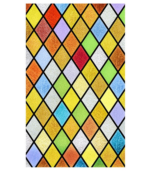 Kleurrijk glas-in-loodpatroon met ruitvormen in diverse tinten, creëert een levendig visueel effect.