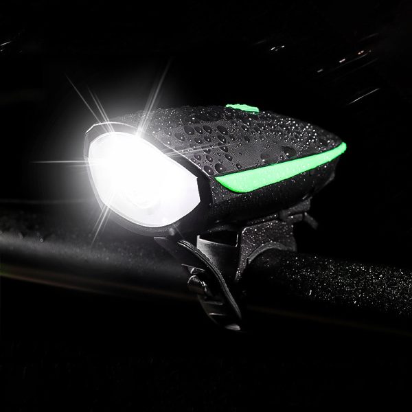 Waterdichte fietskoplamp schijnt fel in de regen, ideaal voor nachtelijke ritten. Veiligheidsverlichting voor fietsen.
