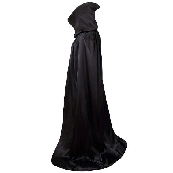 Zwarte cape met capuchon, zijaanzicht, perfect voor Halloween of cosplay als mysterieuze figuur of magiër.