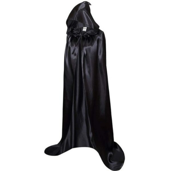 Zwarte satijnen mantel met capuchon, ideaal voor Halloween of cosplay, elegant en mysterieus.