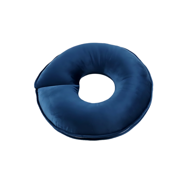 Donutvormig ergonomisch kussen in donkerblauw voor comfortabel zitten en verlichtend bij rug- en stuitpijn.