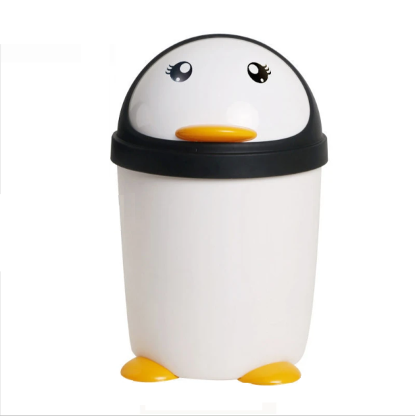 Kinderprullenbak in de vorm van een schattige pinguïn, perfect voor kinderslaapkamers en speelhoeken.