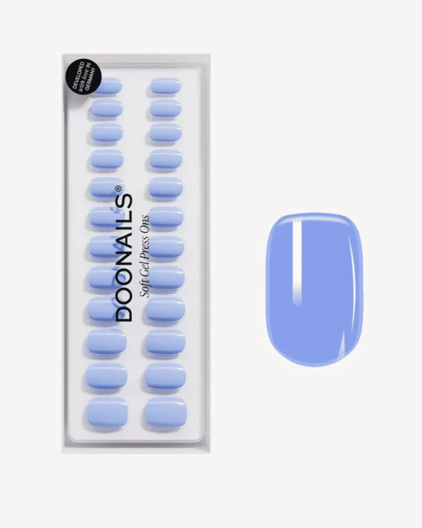 Blauwe Doonails soft gel nagels in doos, ideaal voor stijlvolle en gemakkelijke nagelverzorging. Perfect voor elke gelegenheid.