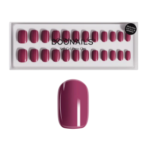 Alt-tekst: Doonails soft gel press-ons in een stijlvolle paarse kleur, ideaal voor een snelle en eenvoudige nagelverzorging.