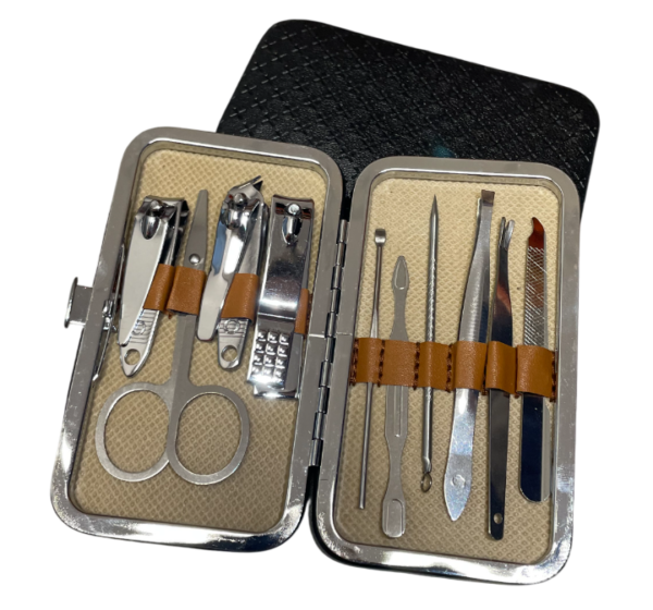 Manicure set met nagelknippers, schaar en pincetten in een opbergetui. Perfect voor verzorging van handen en voeten.