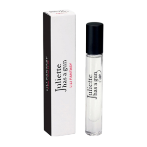 Parfumflesje Juliette Has a Gun Lili Fantasy naast witte doos, minimalistisch design.