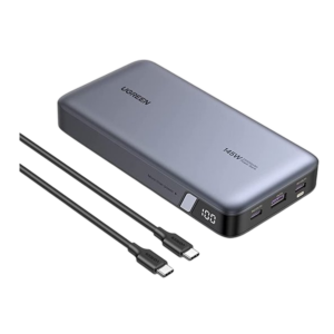 Powerbank met 145W USB-C poorten en display. Inclusief twee USB-C naar USB-C kabels voor snelle opladen van apparaten.