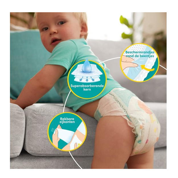 Peuter in een luier met superabsorberende kern, rekbare zijkanten en beschermrandjes voor extra comfort.
