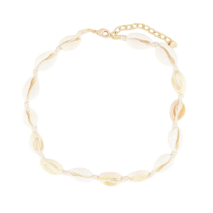 Boho schelpenketting met witte cowrie-schelpen en verstelbare sluiting, perfect voor zomerse strandoutfits.