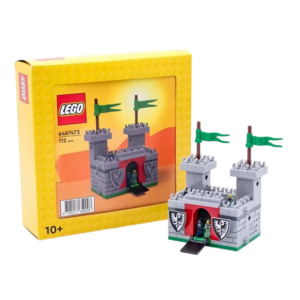 LEGO kastelenset voor kinderen 10+, verpakking met miniatuurkasteel en ridder, 112 onderdelen.
