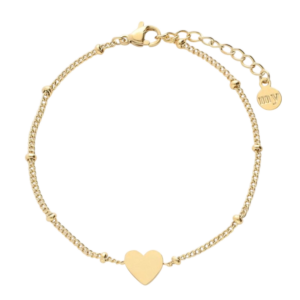 Gouden armband met hartvormige hanger en verstelbare sluiting, perfect als stijlvol accessoire of cadeau.
