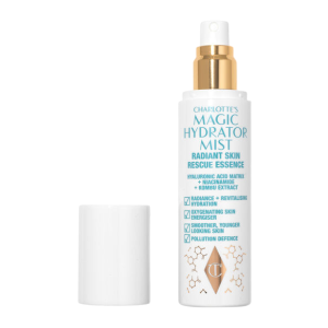 Alt-tekst: Charlotte's Magic Hydrator Mist - verfrissende huidverzorging met hyaluronzuur en niacinamide voor stralende huid.